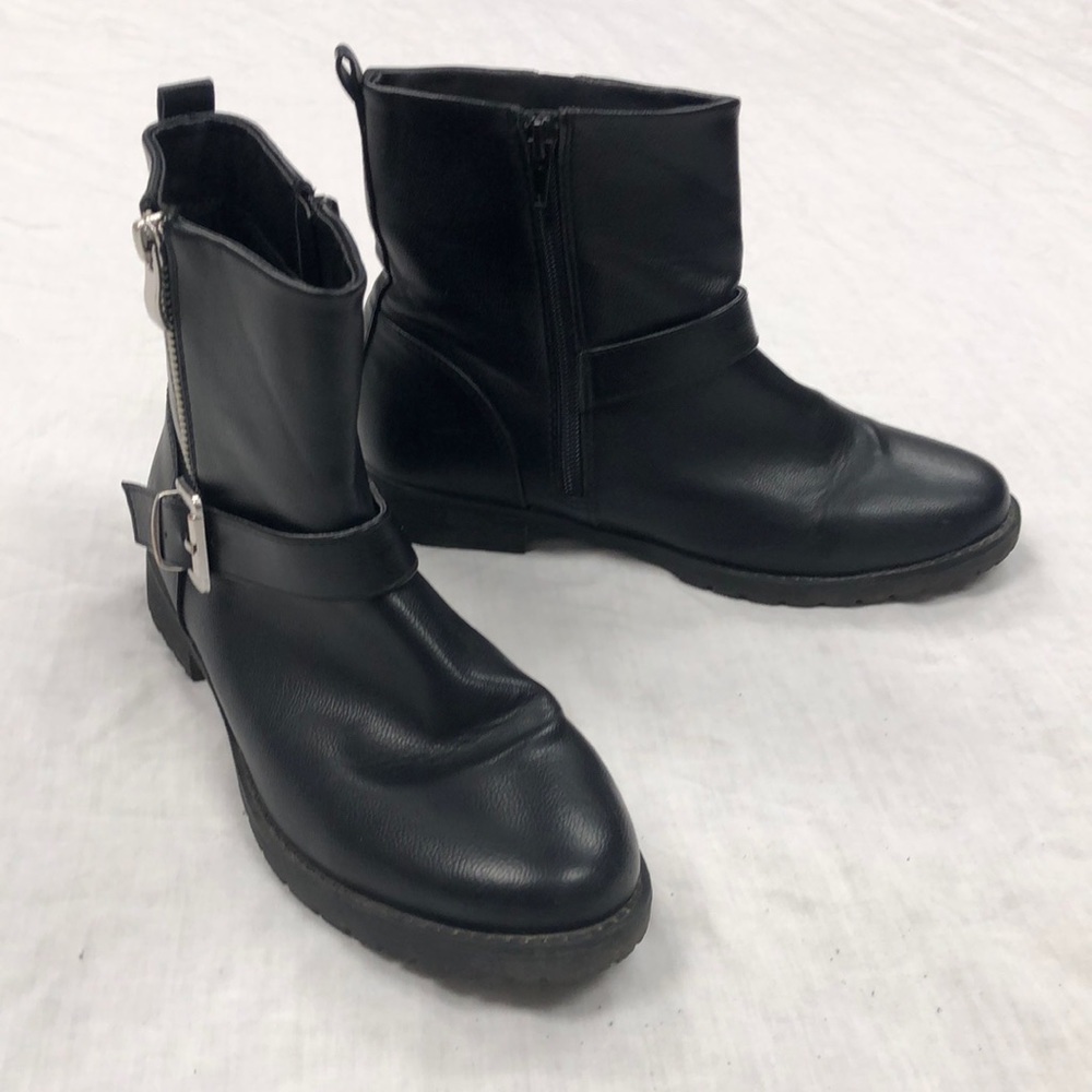 KMART Anko Women’s Black Ankle Boots/Zip Closure/Decorative Buckle/ Size: 7